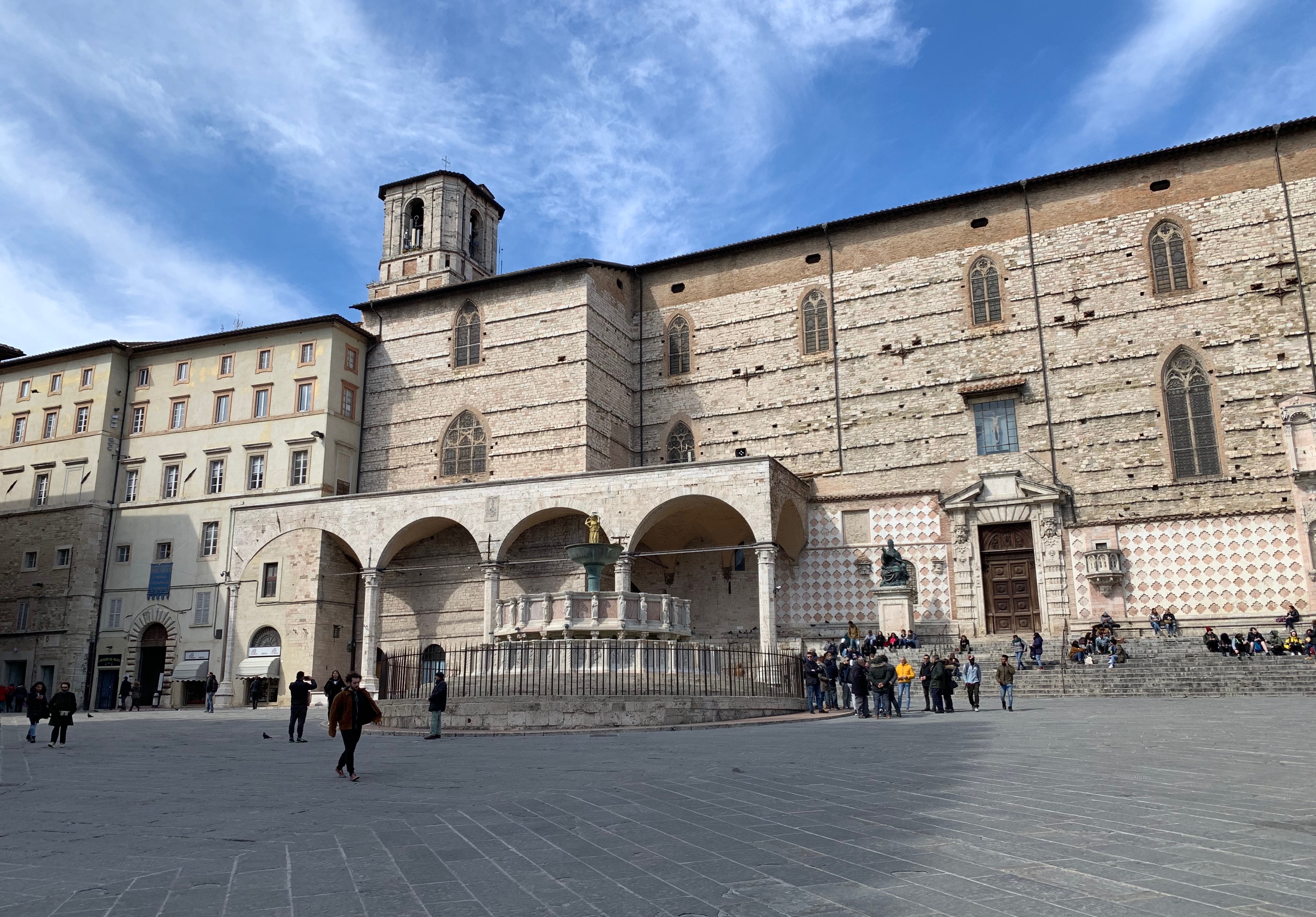 Avvocato Pesaresi in centro storico Perugia civile penale risarcimento danni stalking